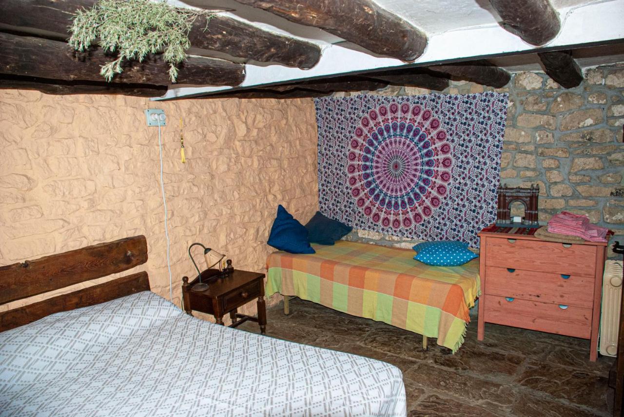 Casa Jalon Guest House Santa Eulalia de Gallego Ngoại thất bức ảnh